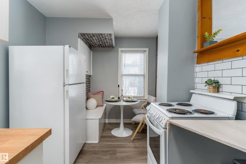 8971 81 Avenue, Edmonton, AB - Indoor Photo Showing Kitchen