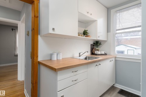 8971 81 Avenue, Edmonton, AB - Indoor