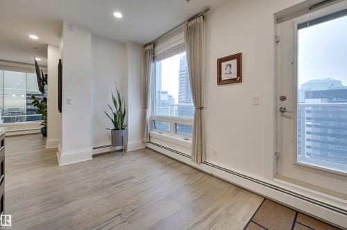 2801 10136 104 Street, Edmonton, AB - Indoor Photo Showing Other Room