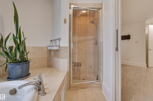 2801 10136 104 Street, Edmonton, AB - Indoor Photo Showing Bathroom