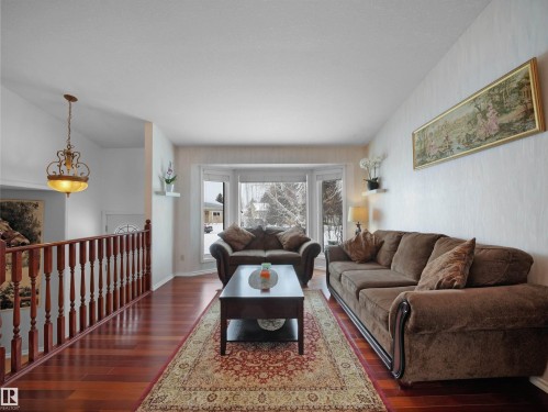 6217 13 Avenue, Edmonton, AB - Indoor Photo Showing Living Room