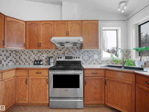 6217 13 Avenue, Edmonton, AB - Indoor Photo Showing Kitchen