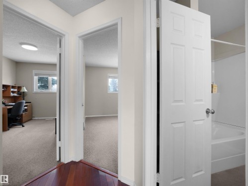 6217 13 Avenue, Edmonton, AB - Indoor Photo Showing Other Room