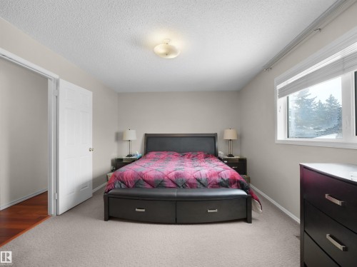 6217 13 Avenue, Edmonton, AB - Indoor Photo Showing Bedroom