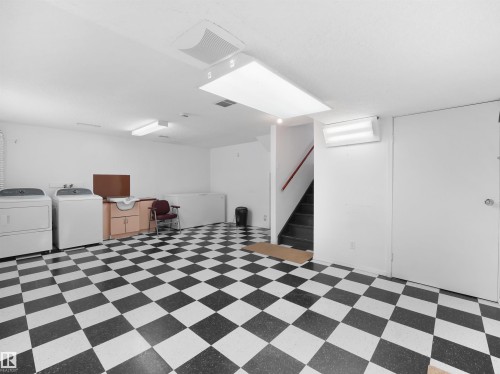 6217 13 Avenue, Edmonton, AB - Indoor