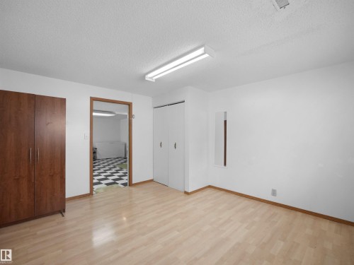 6217 13 Avenue, Edmonton, AB - Indoor Photo Showing Other Room