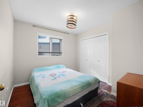 6217 13 Avenue, Edmonton, AB - Indoor Photo Showing Bedroom