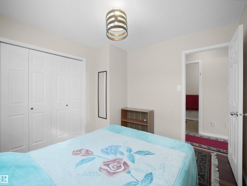 6217 13 Avenue, Edmonton, AB - Indoor Photo Showing Bedroom