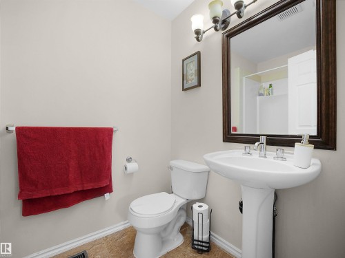 6217 13 Avenue, Edmonton, AB - Indoor Photo Showing Bathroom