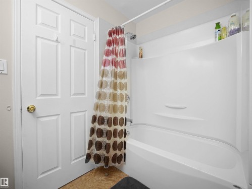 6217 13 Avenue, Edmonton, AB - Indoor Photo Showing Bathroom