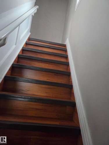 View of stairway - 11406 96 Street, Edmonton, AB - Indoor Photo Showing Other Room