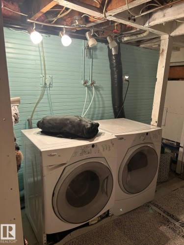 11406 96 Street, Edmonton, AB - Indoor Photo Showing Laundry Room