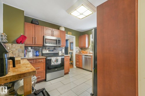 10516 63 Avenue, Edmonton, AB - Indoor Photo Showing Kitchen