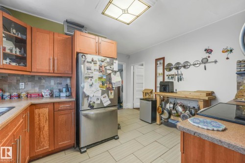 10516 63 Avenue, Edmonton, AB - Indoor Photo Showing Kitchen