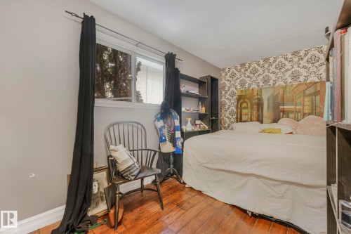 10516 63 Avenue, Edmonton, AB - Indoor Photo Showing Bedroom