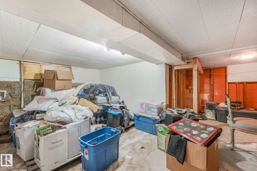 10516 63 Avenue, Edmonton, AB - Indoor