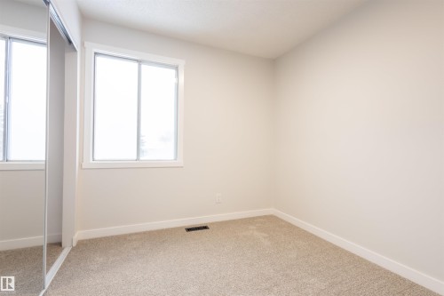 30 Amberly Court, Edmonton, AB - Indoor Photo Showing Other Room