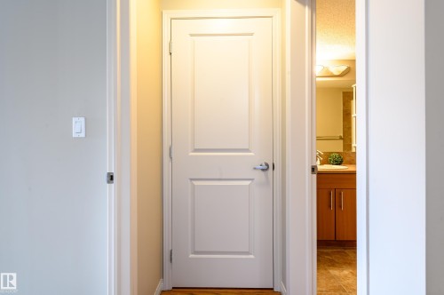 213 105 Ambleside Drive, Edmonton, AB - Indoor Photo Showing Other Room
