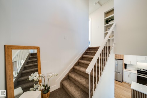 5394 38A Avenue, Edmonton, AB - Indoor Photo Showing Other Room