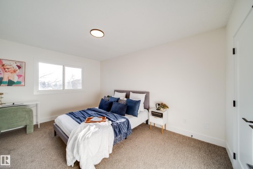 5394 38A Avenue, Edmonton, AB - Indoor Photo Showing Bedroom