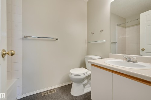 303 8811 106A Avenue, Edmonton, AB - Indoor Photo Showing Bathroom