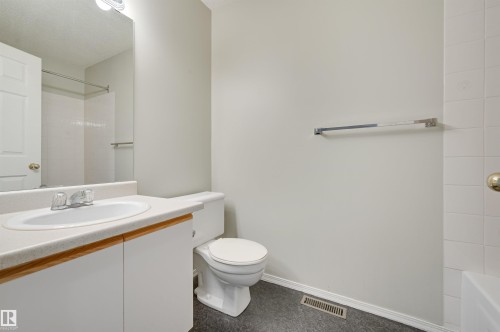 303 8811 106A Avenue, Edmonton, AB - Indoor Photo Showing Bathroom