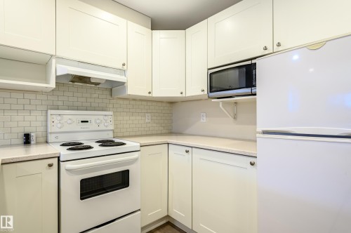 11617 93 Street, Edmonton, AB - Indoor Photo Showing Kitchen