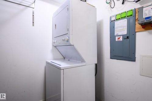 11617 93 Street, Edmonton, AB - Indoor Photo Showing Laundry Room