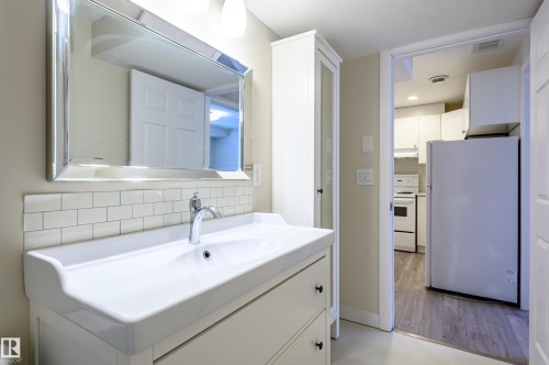 11617 93 Street, Edmonton, AB - Indoor Photo Showing Other Room