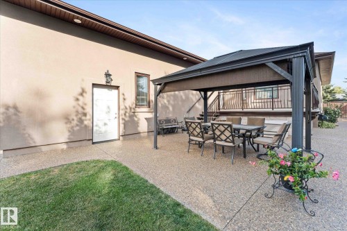 10516 158 Street Nw, Edmonton, AB - Outdoor