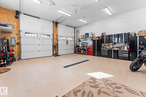 10516 158 Street Nw, Edmonton, AB - Indoor Photo Showing Garage