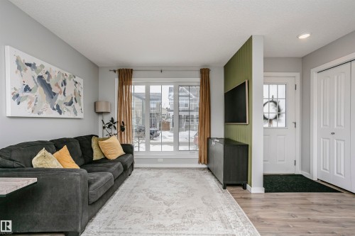 350 Desrochers Boulevard, Edmonton, AB - Indoor Photo Showing Living Room