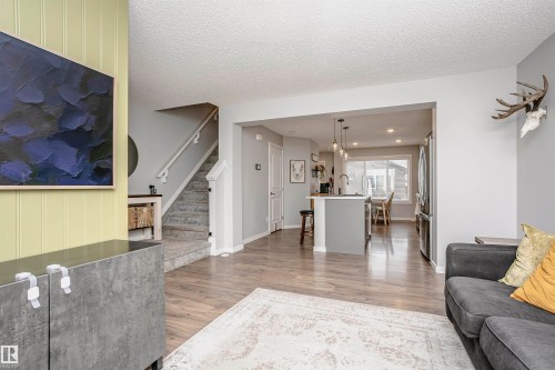 350 Desrochers Boulevard, Edmonton, AB - Indoor Photo Showing Living Room