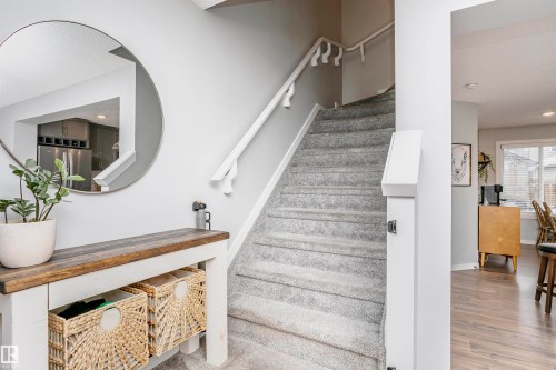 350 Desrochers Boulevard, Edmonton, AB - Indoor Photo Showing Other Room