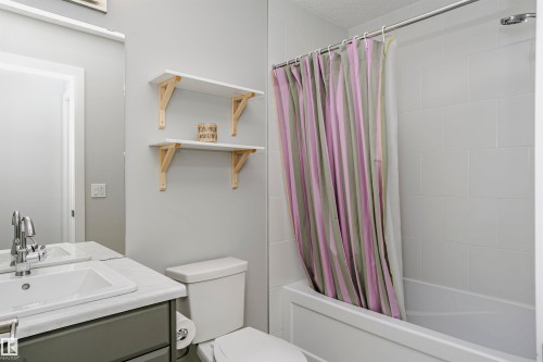 350 Desrochers Boulevard, Edmonton, AB - Indoor Photo Showing Bathroom