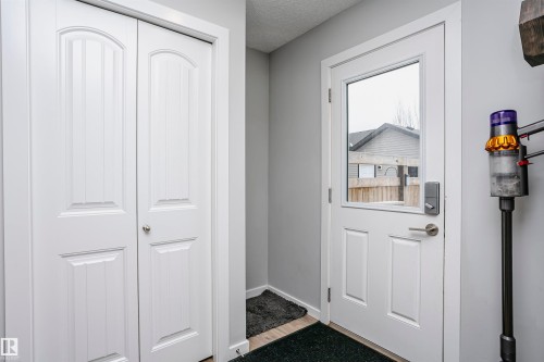 350 Desrochers Boulevard, Edmonton, AB - Indoor Photo Showing Other Room