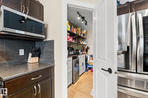 1150 35A Avenue, Edmonton, AB - Indoor Photo Showing Kitchen