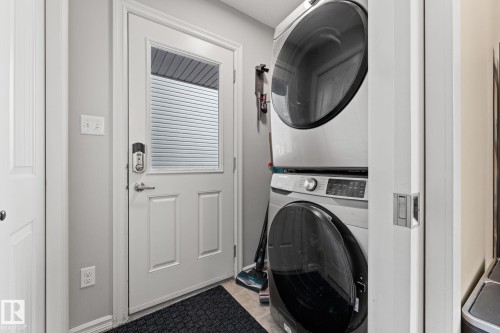 1150 35A Avenue, Edmonton, AB - Indoor Photo Showing Laundry Room