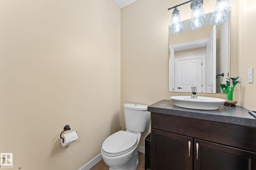 1150 35A Avenue, Edmonton, AB - Indoor Photo Showing Bathroom