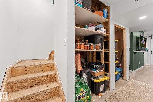 1150 35A Avenue, Edmonton, AB - Indoor