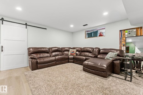 1150 35A Avenue, Edmonton, AB - Indoor