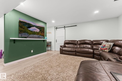 1150 35A Avenue, Edmonton, AB - Indoor