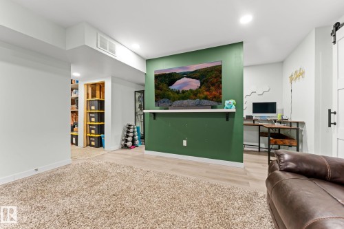 1150 35A Avenue, Edmonton, AB - Indoor