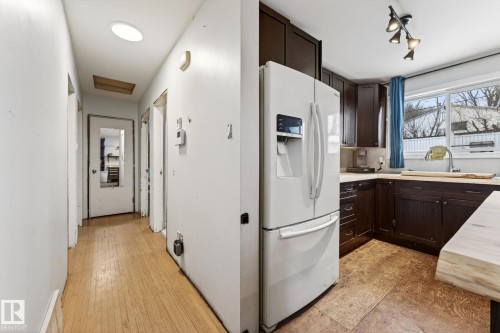 21 Sheridan Drive, St. Albert, AB - Indoor Photo Showing Kitchen