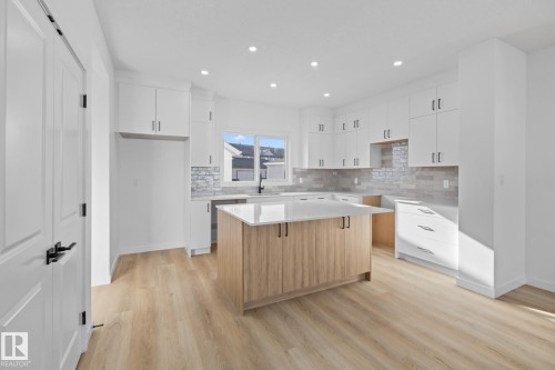 54 Eden Link, Fort Saskatchewan, AB - Indoor Photo Showing Kitchen With Upgraded Kitchen