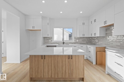 54 Eden Link, Fort Saskatchewan, AB - Indoor Photo Showing Kitchen With Upgraded Kitchen