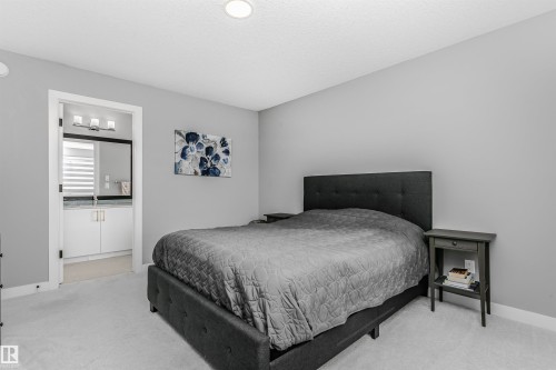354 Genesis Villa(S), Stony Plain, AB - Indoor Photo Showing Bedroom