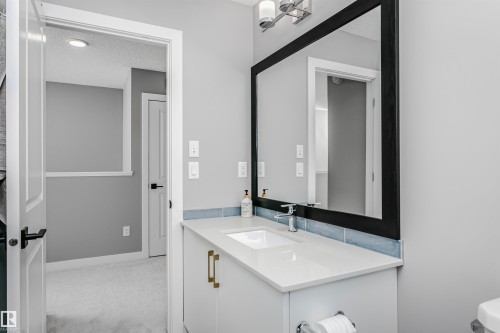 354 Genesis Villa(S), Stony Plain, AB - Indoor Photo Showing Bathroom