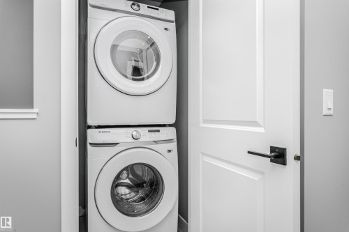 354 Genesis Villa(S), Stony Plain, AB - Indoor Photo Showing Laundry Room
