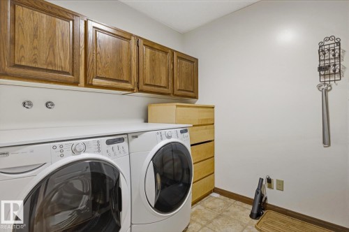 324 Wolf Ridge Point(E), Edmonton, AB - Indoor Photo Showing Laundry Room